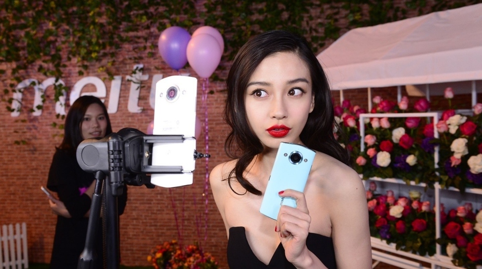 The frenzy grows in the selfies apps in China with dedicated Selfie Apps